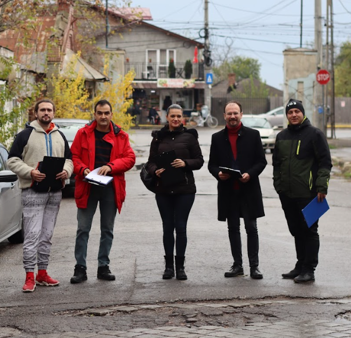 Strangere de semnături pentru Petiția Vrem Canalizare și Apă Curentă în Ploiești